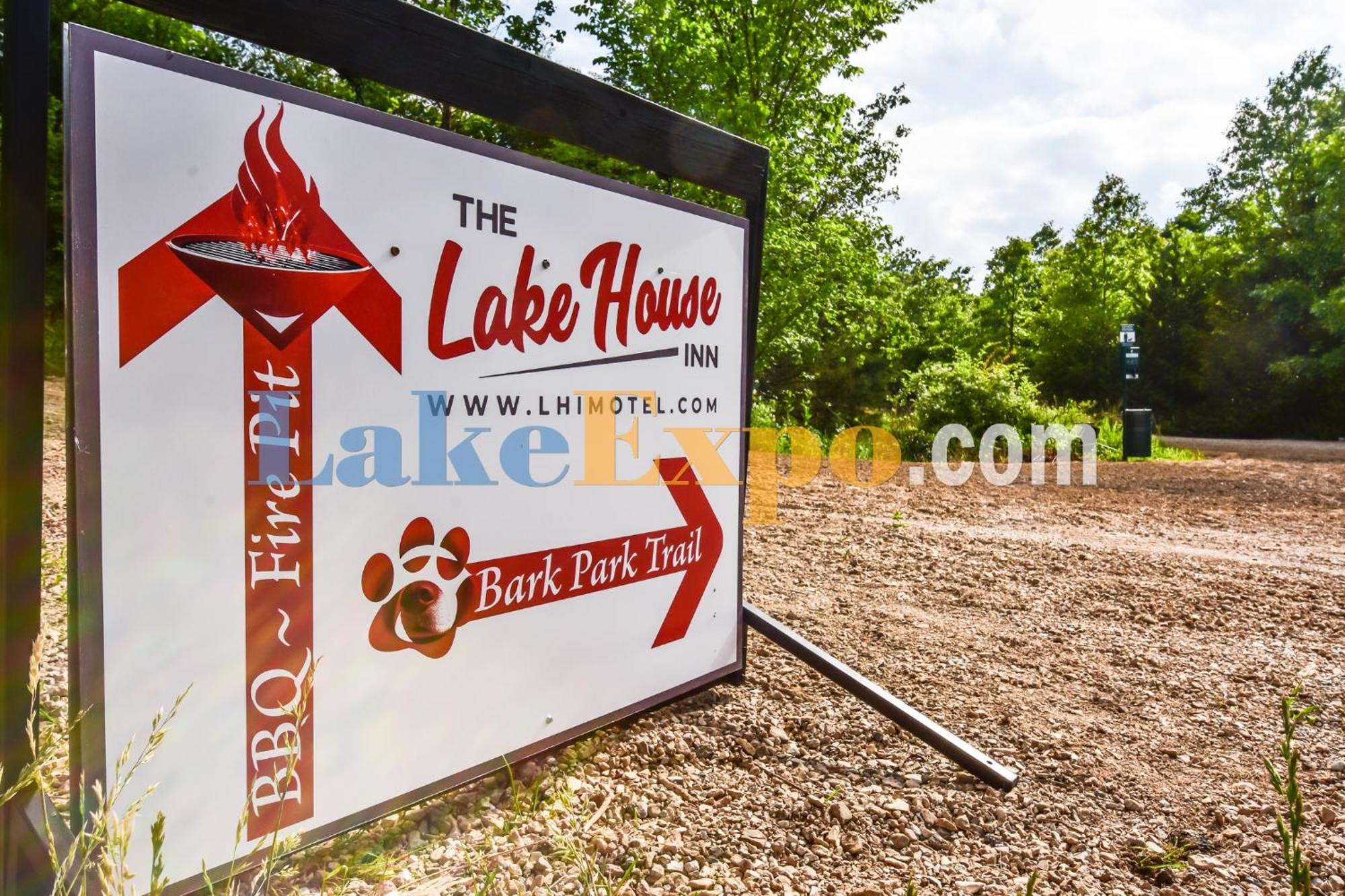 Laurie The Lake House Inn المظهر الخارجي الصورة